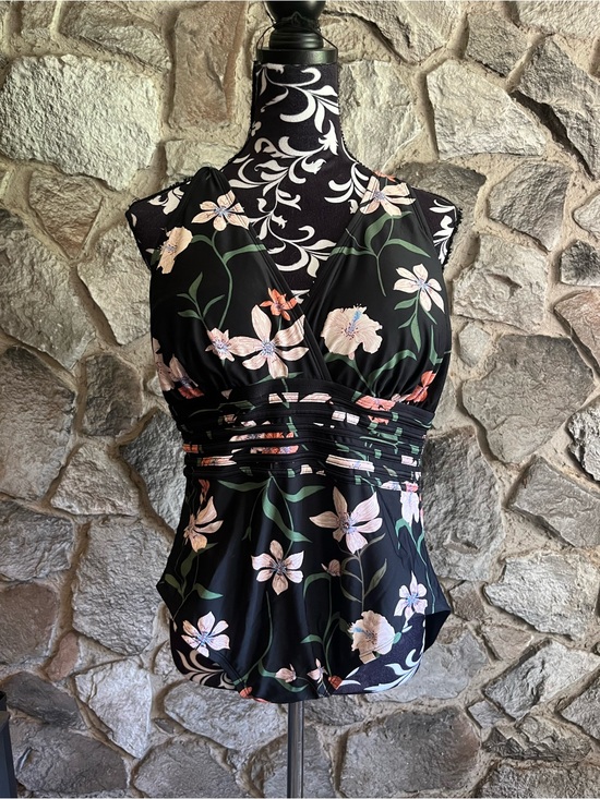 Shade & Shore Other - NWT Shade & Shore Floral Print One Piece 17